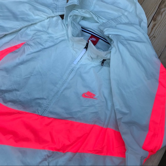 Nike Sportswear Anorak Big Swoosh Hooded Jacket - Picture 9 of 15
